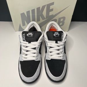Nike SB Dunk Low Tightbooth size 9